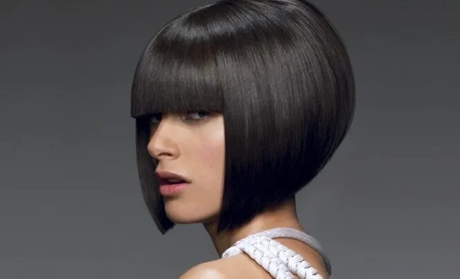 Прическа каре на ножке с челкой hairstyles for short hair Прически, Стрижка, Модели стрижек