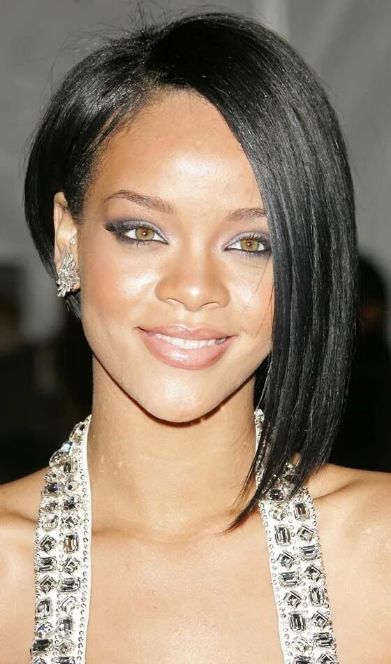 Прическа каре на одну сторону 54 Best Rihanna Hairstyles Trendy bob hairstyles, Short hair cuts for women, Sho