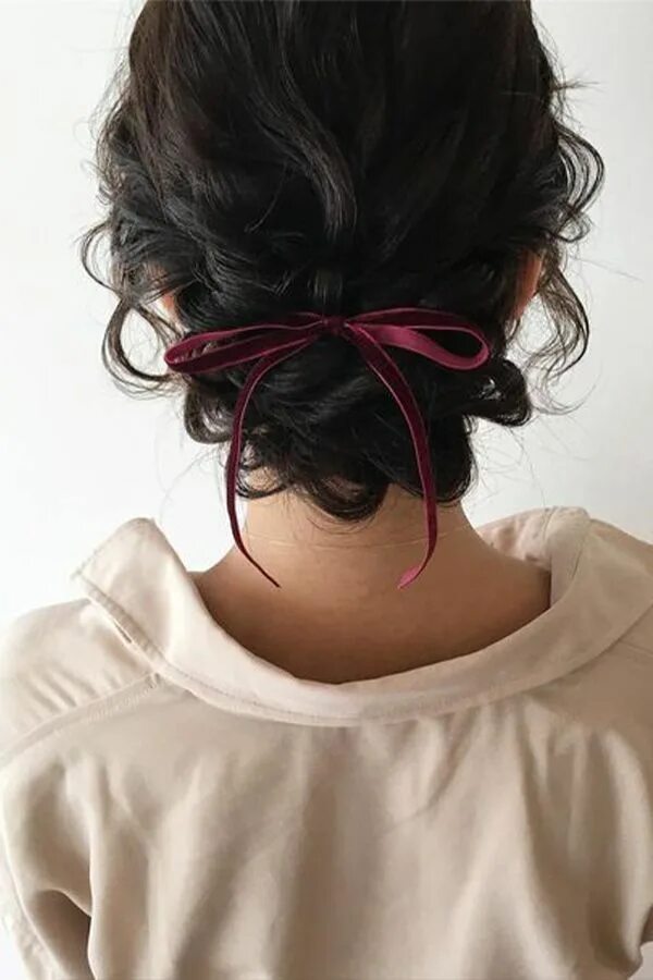 Прическа каре с бантом Creative Updos For Curly Hair Perfect For Holidays Or Special Occasions Curly ha