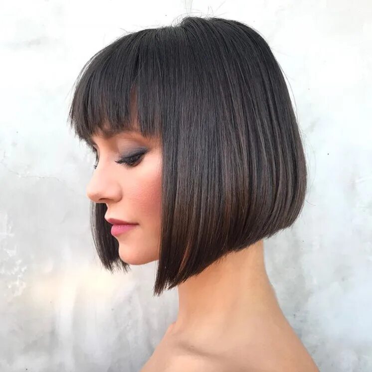 Прическа каре с удлинением с челкой 25 Flattering Short Haircuts for Fine Hair