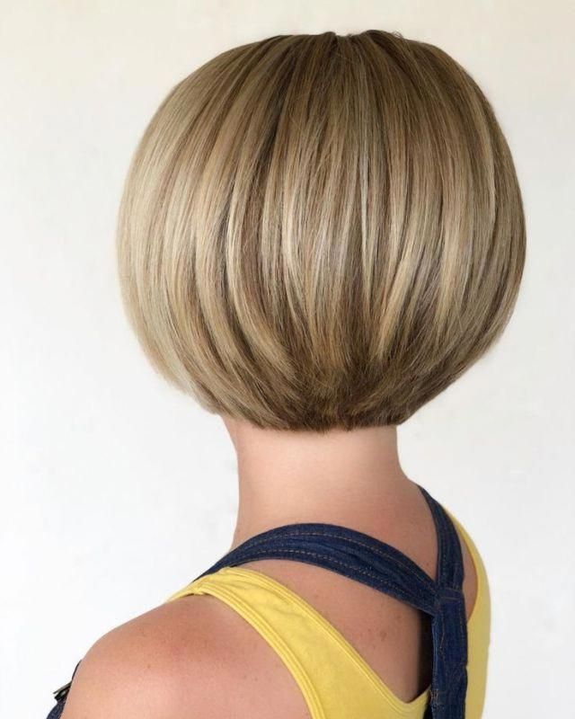 Прическа каре вид сзади The Full Stack: 50 Hottest Stacked Bob Haircuts Прически, Стили стрижек, Стрижка