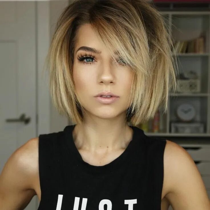 Прическа каре женская модная молодежная Pin on Hairstyles Long angled hair, Short bob hairstyles, Short hair styles for 