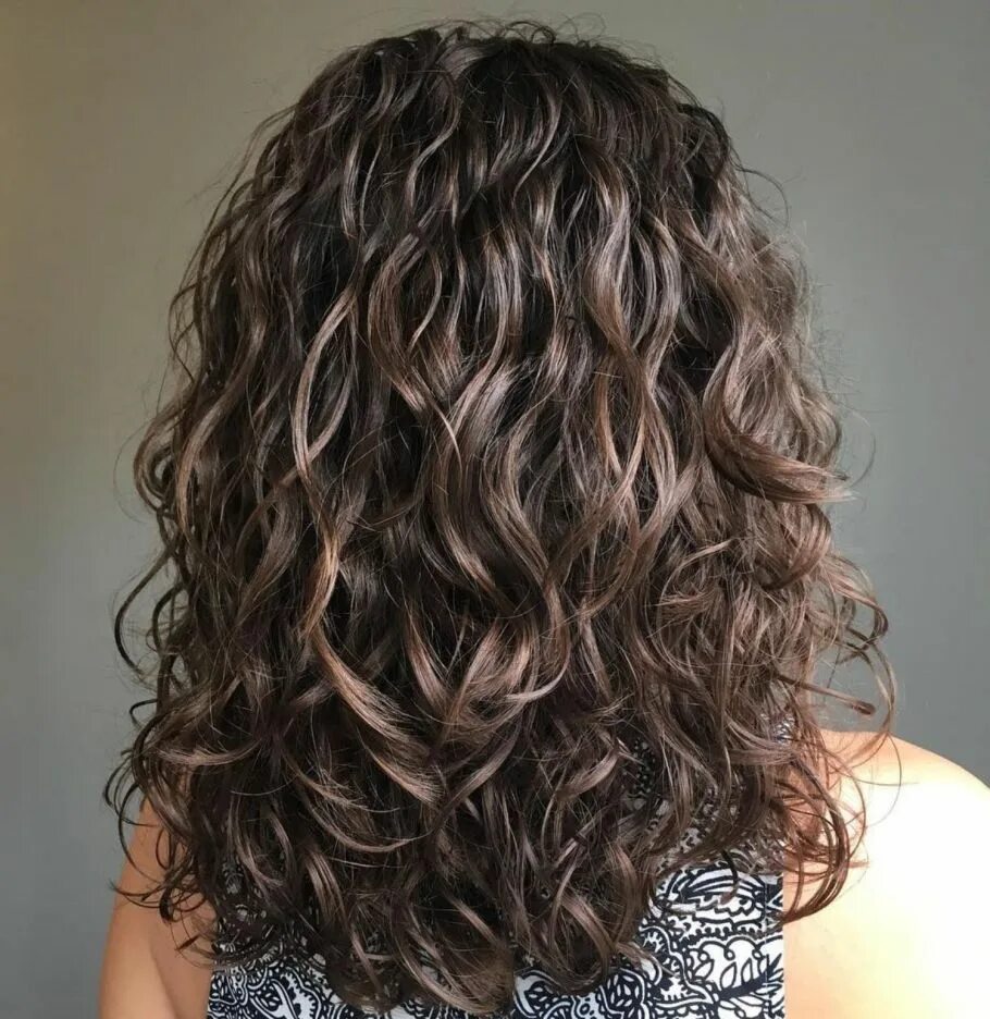 Прическа карвинг на средние волосы фото Voluminous Wavy Permed Hair Long hair perm, Permed hairstyles, Long hair styles