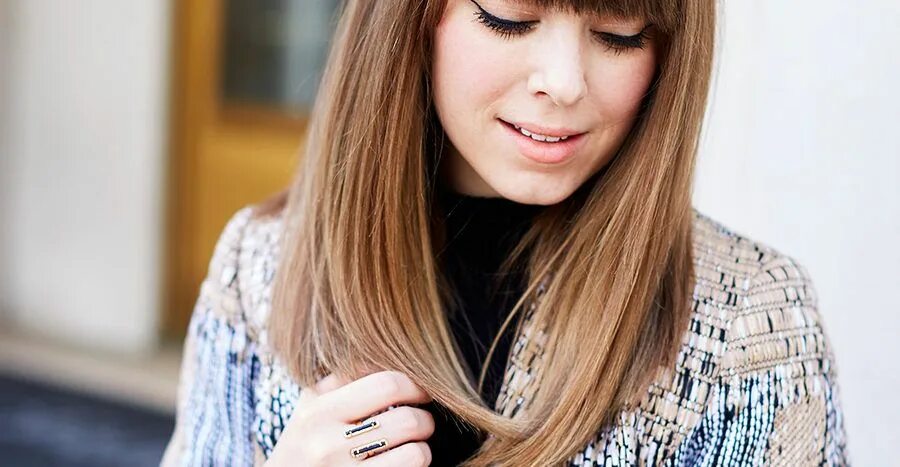 Прическа каждый день длинной челкой 8 Easy Steps for a Straight Hairstyle with Bangs Straight hairstyles, Hairstyles