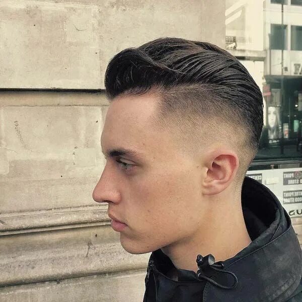 Прическа когда по бокам выбрито мужская Pompadour Fade Haircut 2020 Mens hairstyles, Pompadour fade haircut, Pompadour f