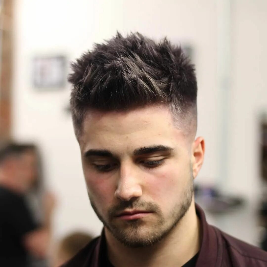 Прическа когда по бокам выбрито мужская 100+ Fade Haircut Ideas For 2023 Mens hairstyles short, Short spiky hairstyles, 