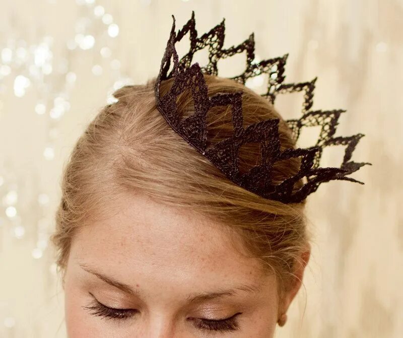 Прическа корона как сделать Dark Queen Fairytale Black Lace Crown. Lace crowns, Dark queen, Dark princess