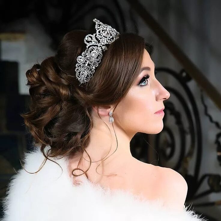 Прическа корона на длинные волосы Regal wedding day hair, make up and bridal tiara! Glamorous, custom designed bri