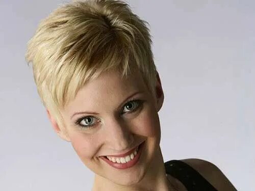 Прическа короткая с косой короткой челкой Modern Short Haircuts for Women Modern short hairstyles, Very short haircuts, Sh