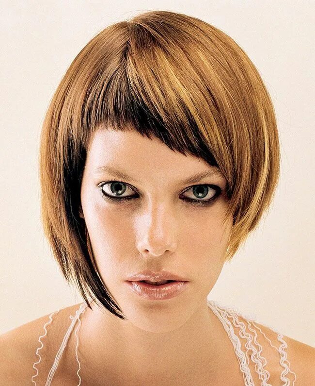 Прическа короткая с косой короткой челкой Asymmetrical Bob with Uneven Bangs Asymmetrical haircut, Bob hairstyles, Short h