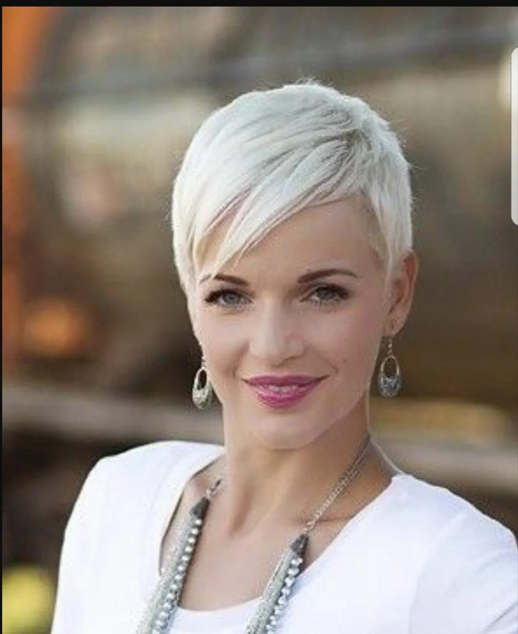 Прическа короткая светлая Pin by Hair Design Fred van Zijl on Korte coups Short grey hair, Short pixie hai