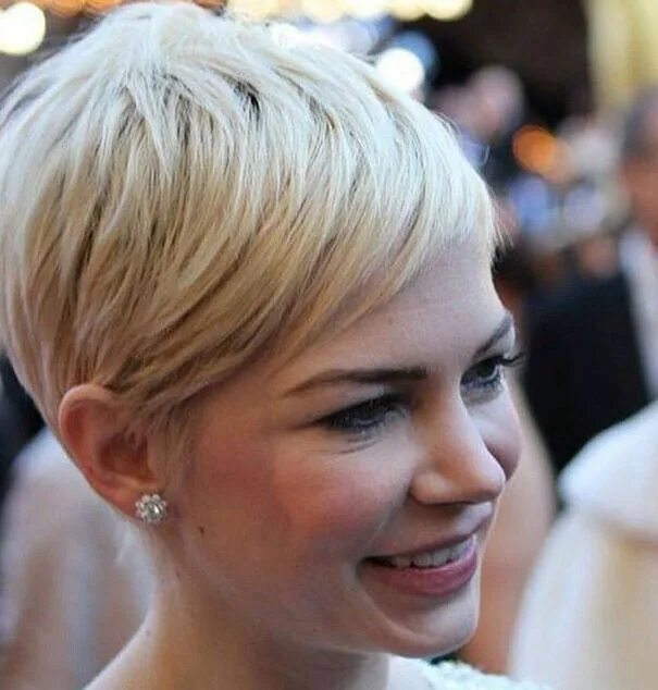 Прическа короткая светлая Idée coupe courte : Pixie. Cut my hair, Short hair cuts, Short hair styles