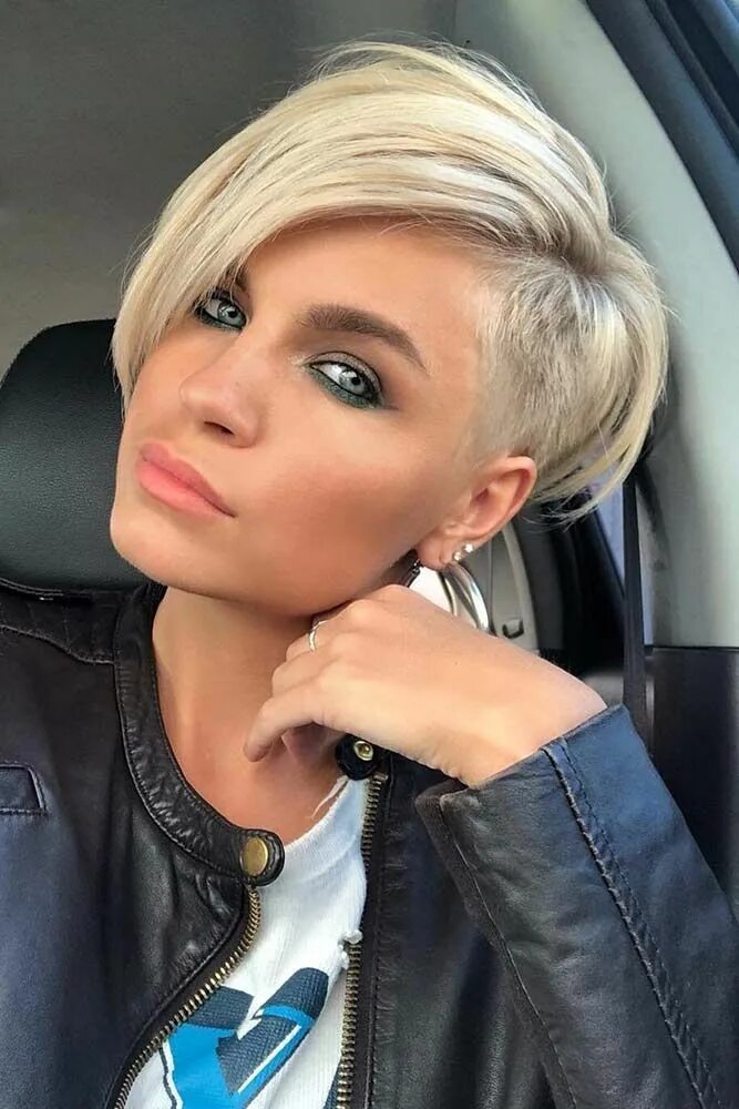 Прическа короткая женская мода 15 Flattering Short Haircuts For Oval Faces Oval face haircuts, Oval face hairst