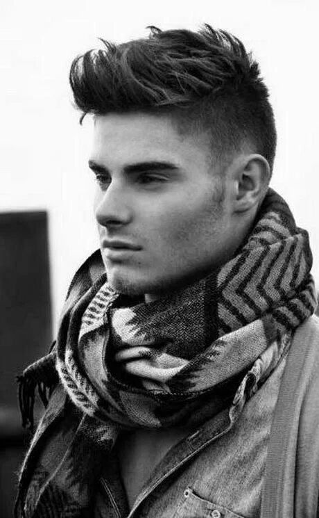 Прическа короткие бока длинная челка мужская Cut hair for boys Barba e cabelo masculino, Penteados masculinos, Cabelo masculi