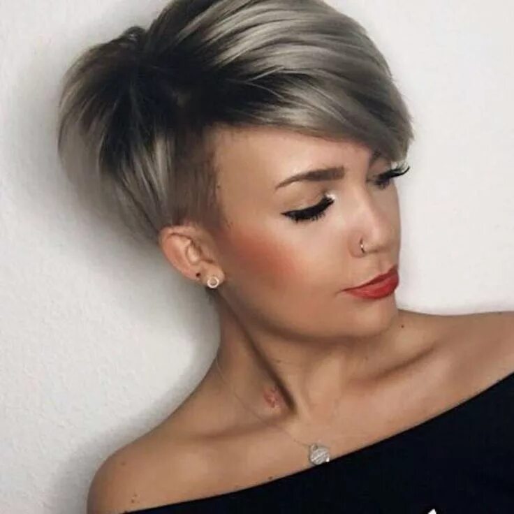 Прическа короткие виски длинная челка Short Hairstyle 2018 Thick hair styles, Short hair cuts, Long hair styles