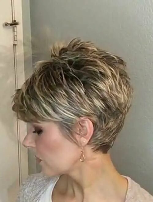 Прическа короткие волосы мелирование Easy trendy hairstyle ideas Hair down quinceanera hairstyles Chic short haircuts