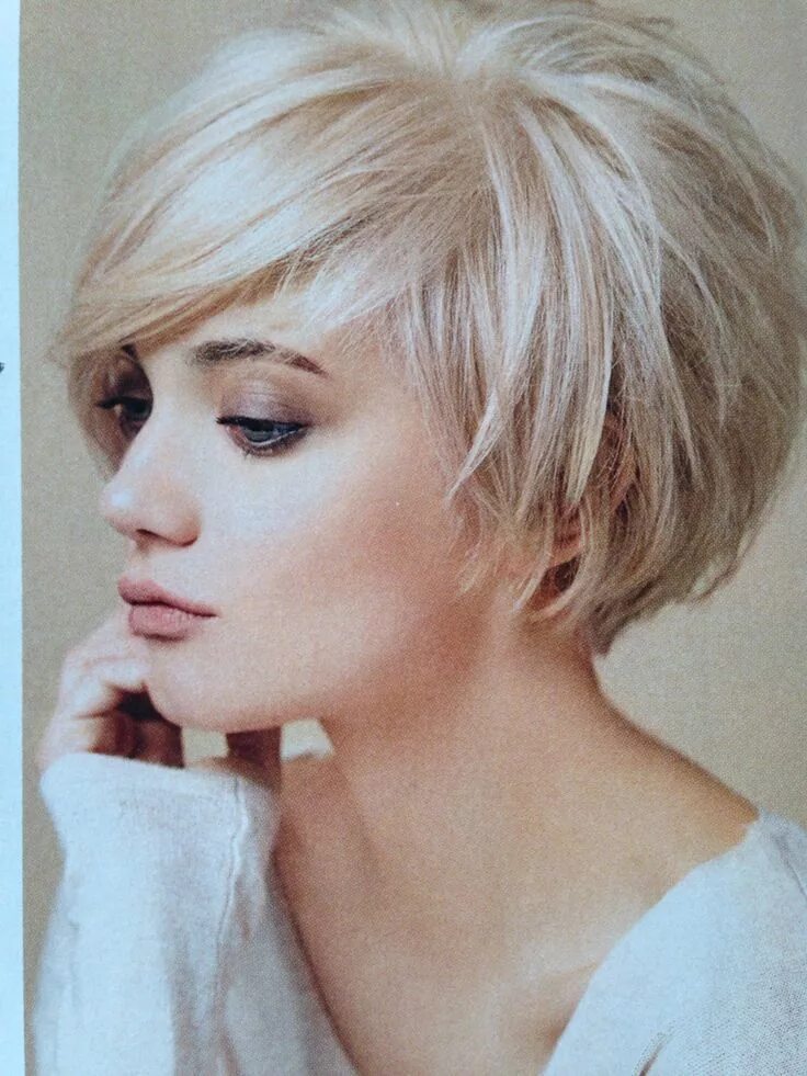 Прическа короткий боб с челкой Layered bob ... - Sofisty Hairstyle Прически, Стрижка, Короткие стрижки