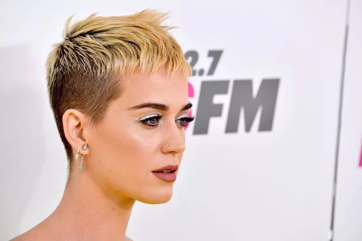 Прическа корт женская pictures of katy perry short haircut Bad haircut, Hair cuts, Short hair styles p