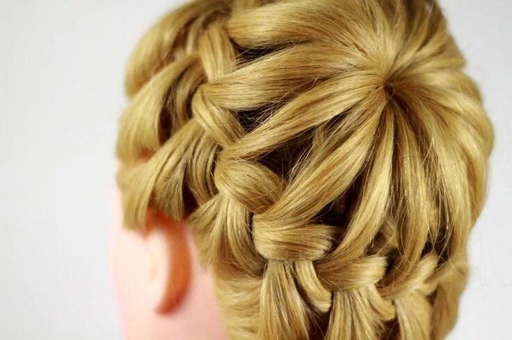 Прическа корзинка на длинные волосы Halo Braid Hair styles, Braid crown short hair, Braids for short hair