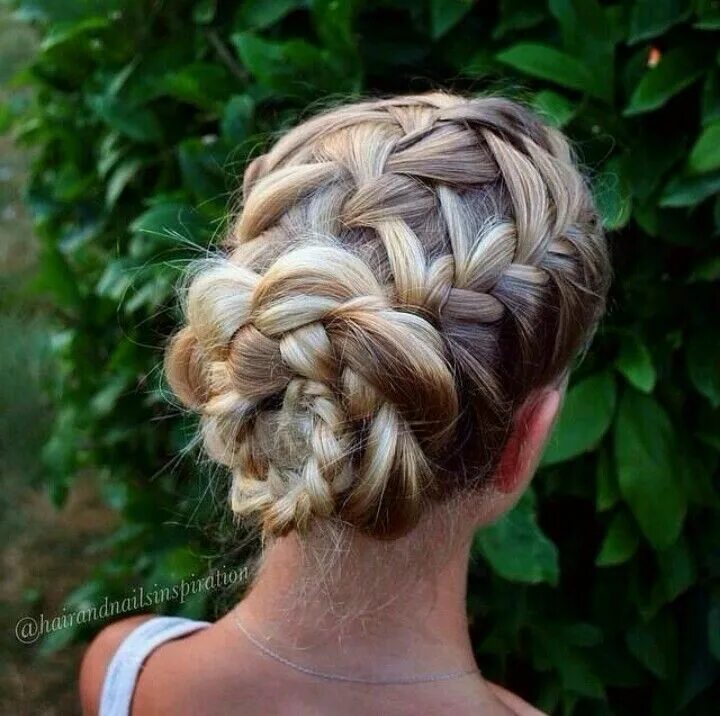 Прическа корзинка на короткие волосы Cabello trenzado recogido fiesta Pinterest hair, Perfect hair, Hair styles