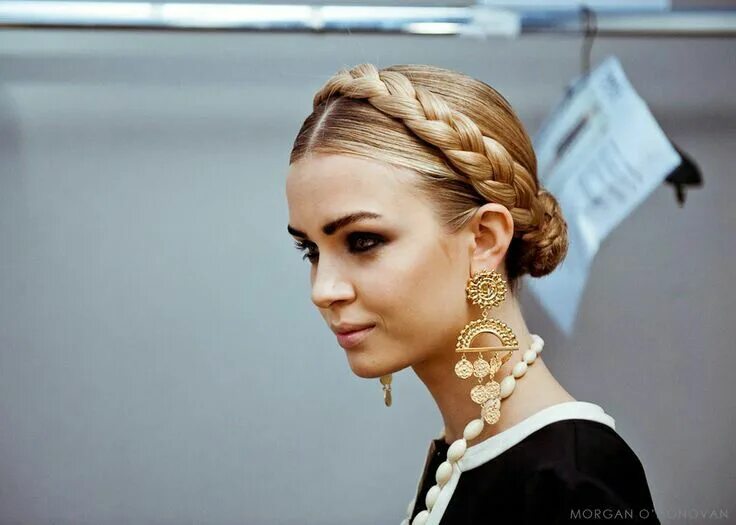 Прическа коса женская Pin by Marta M on WŁOSY Braided hairstyles, Gorgeous hair, Milkmaid braid