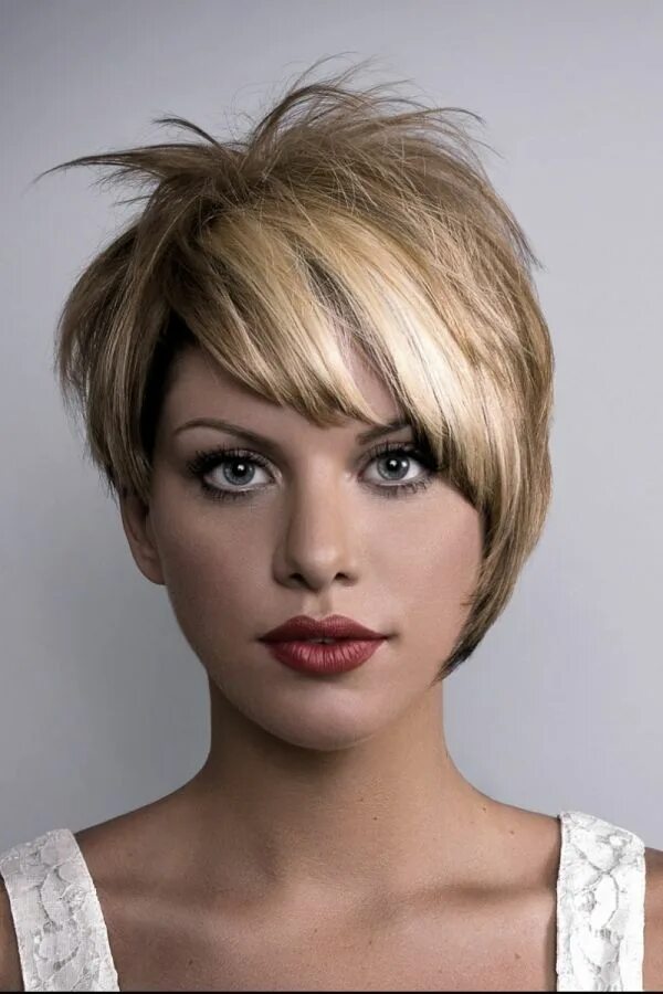 Прическа косая челка на короткие волосы Pixie Cropped Short hair cuts, Cute hairstyles for short hair, Hair brained