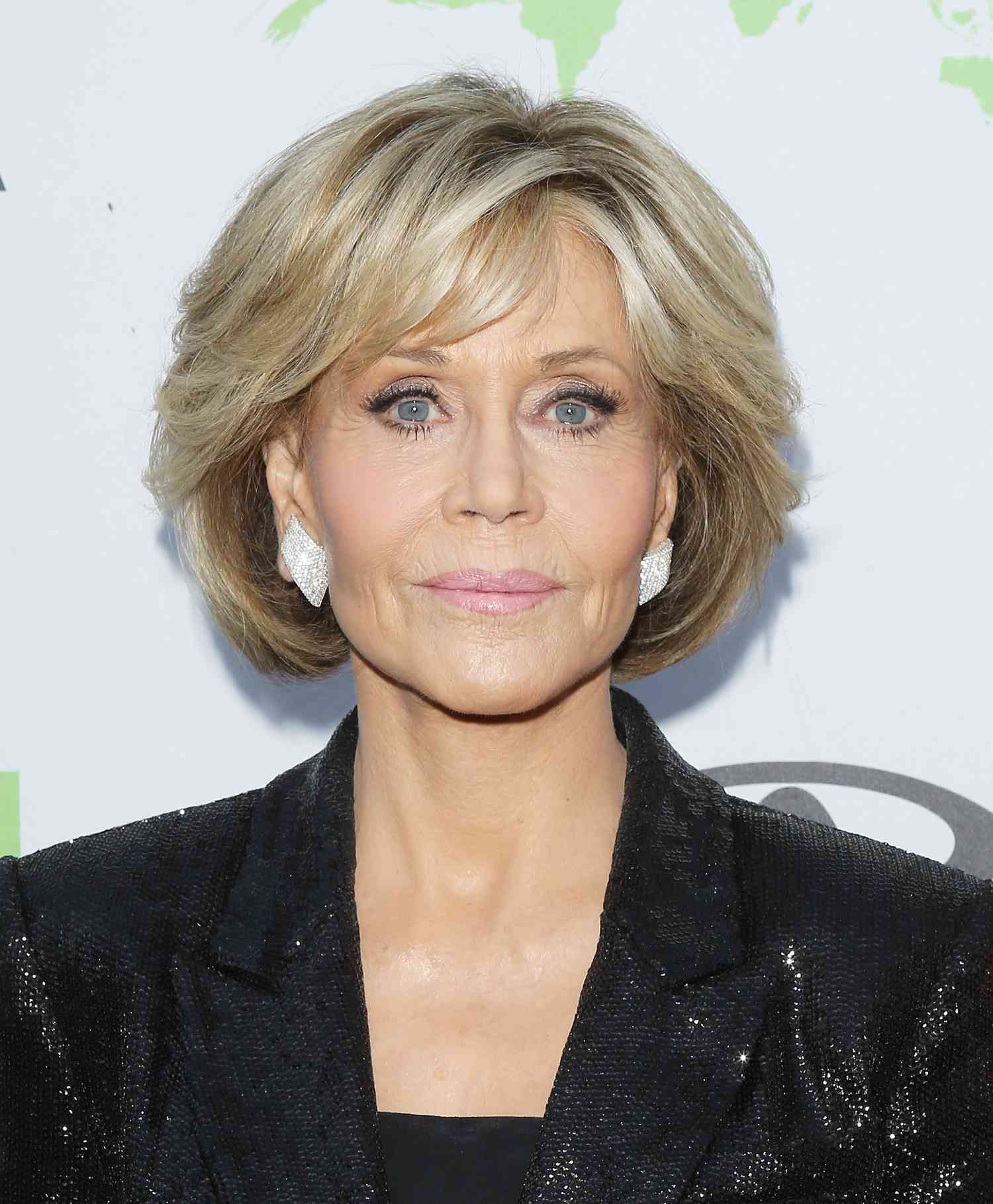 Прическа которая молодит 50 Jane Fonda's Beauty Evolution From the '50s to Today