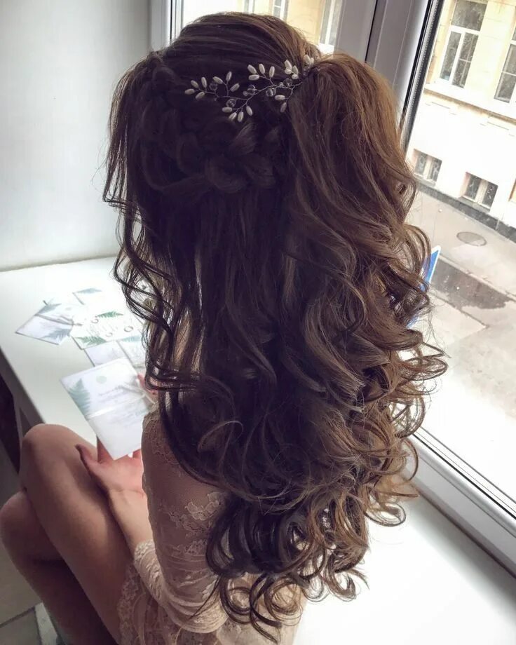 Прическа красивые локоны на длинные волосы Home - Inspired Beauty Bridesmaid hair, Quince hairstyles, Long hair styles