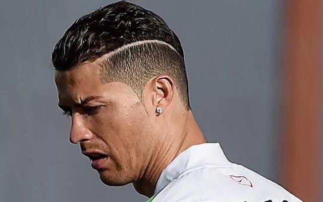 Прическа криштиану роналду в молодые годы cr7 haircut Cristiano ronaldo hairstyle, Ronaldo hair, Ronaldo haircut