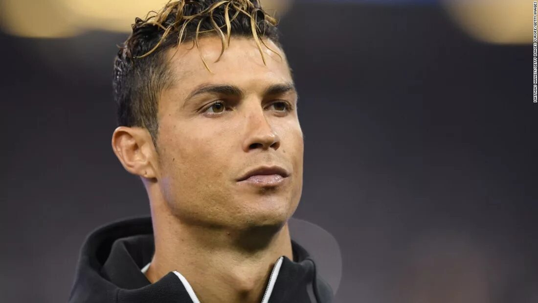 Прическа кристиано роналдо фото Fiscalía de Madrid acusa a Cristiano Ronaldo de fraude - CNN Video