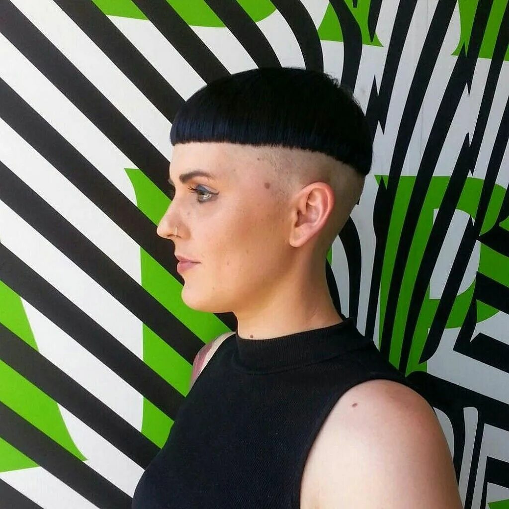 Прическа кроп длинная женская #hairdare #style #beauty #hair Bowl cut, Hair cuts, Bowl haircuts