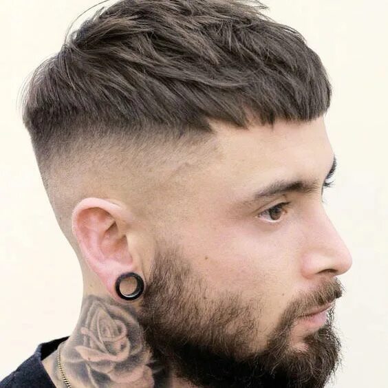 Прическа кроп мужская удлиненная 2017 年 頂 級 跑 道 髮 型 趨 勢 - Esquire 中 東 Mens cropped hair, Mens haircuts short, Cae