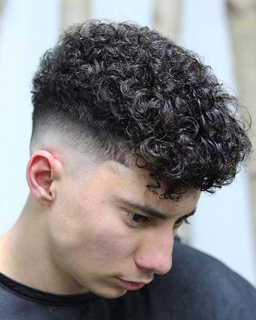 Прическа кучеряшки мужская Curly Undercut: 30 Modern Curly Hair Undercut for Men Fade haircut, Men haircut 