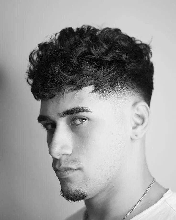 Прическа кучерявая мужская короткая 31+ Popular Men's Hairstyles: 2024 Trends Mens hairstyles short, Curly hair men,