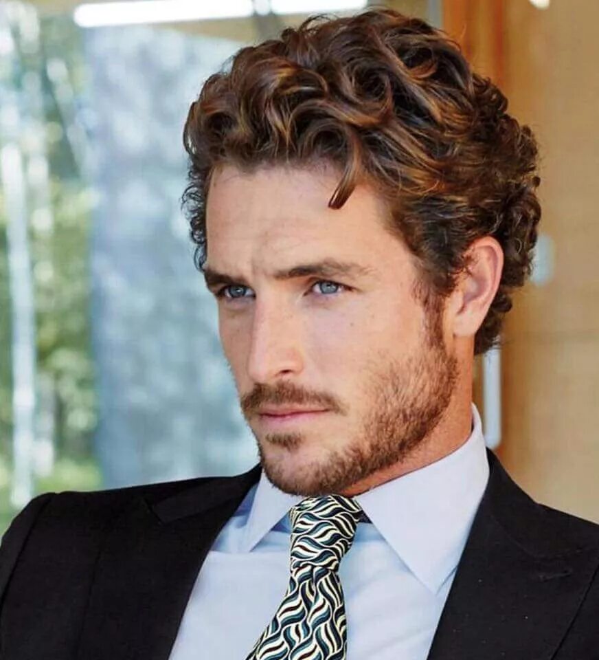 Прическа кудри мужская Handsome Henry Groom hair styles, Men's curly hairstyles, Curly hair men