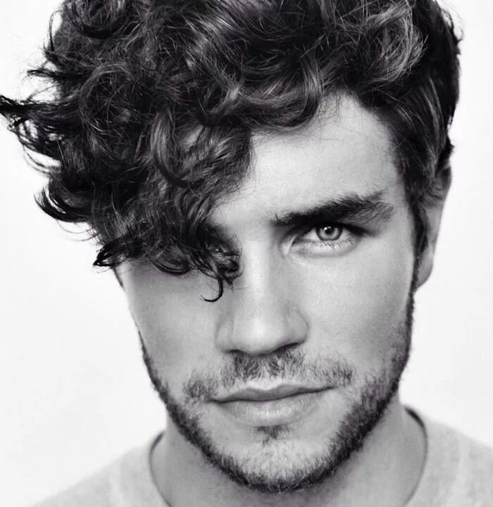 Прическа кудри мужская ▷ 1001+ idées Coiffure homme tendance 2021 - un dégradé d'idées Curly hair men, 