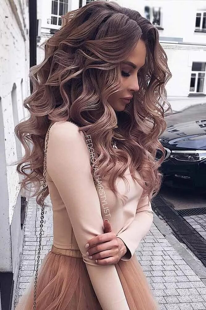 Прическа кудри на длинные волосы Trendy prom hairstyles for long hair can fit any lady’s taste and the desirable 