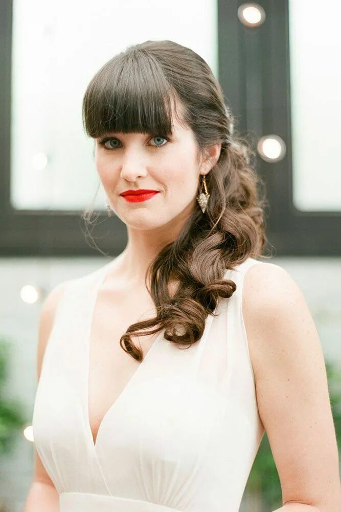 Прическа кудри на длинные волосы с челкой Wedding Hairstyles With Bangs 30 Best Looks Guide For 2023 Long hair wedding sty