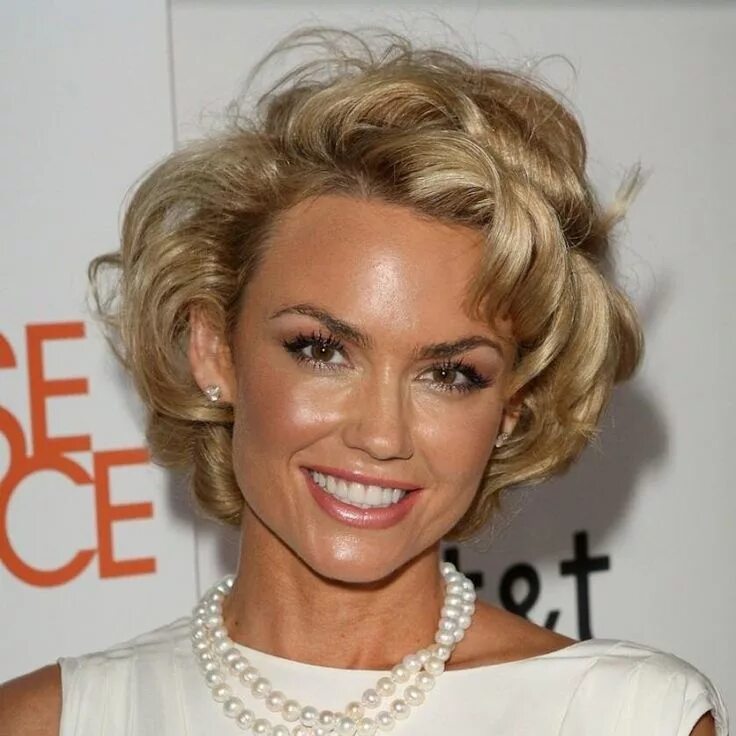 Прическа кудри на короткие Favorite lists Kelly carlson, Oval face hairstyles, Hair styles