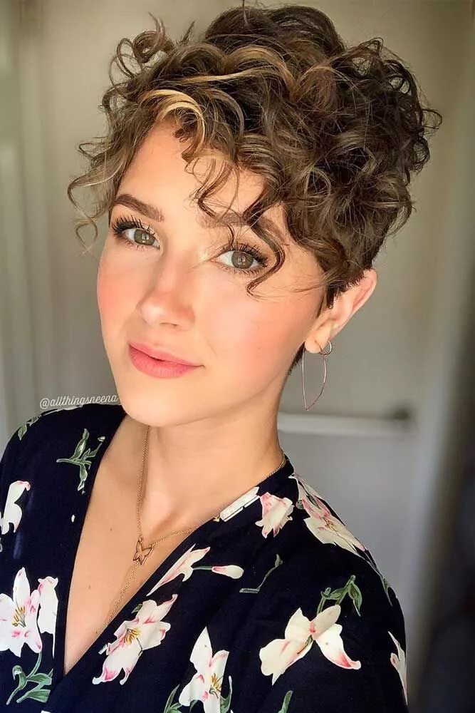 Прическа кудри на короткие волосы женские 70+ Sassy Short Curly Hairstyles To Wear At Any Age! Short curly hairstyles for 