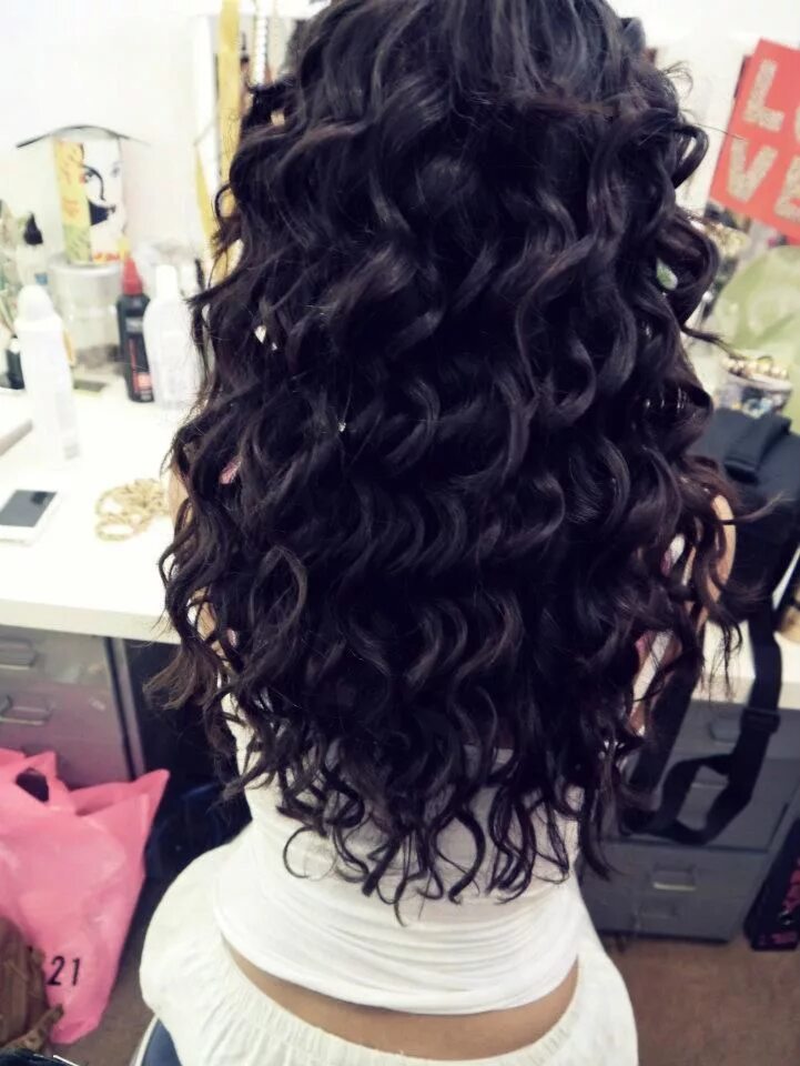 Прическа кудряшки на длинные волосы amazing ringlets Long hair styles, Hair styles, Long curly black hair