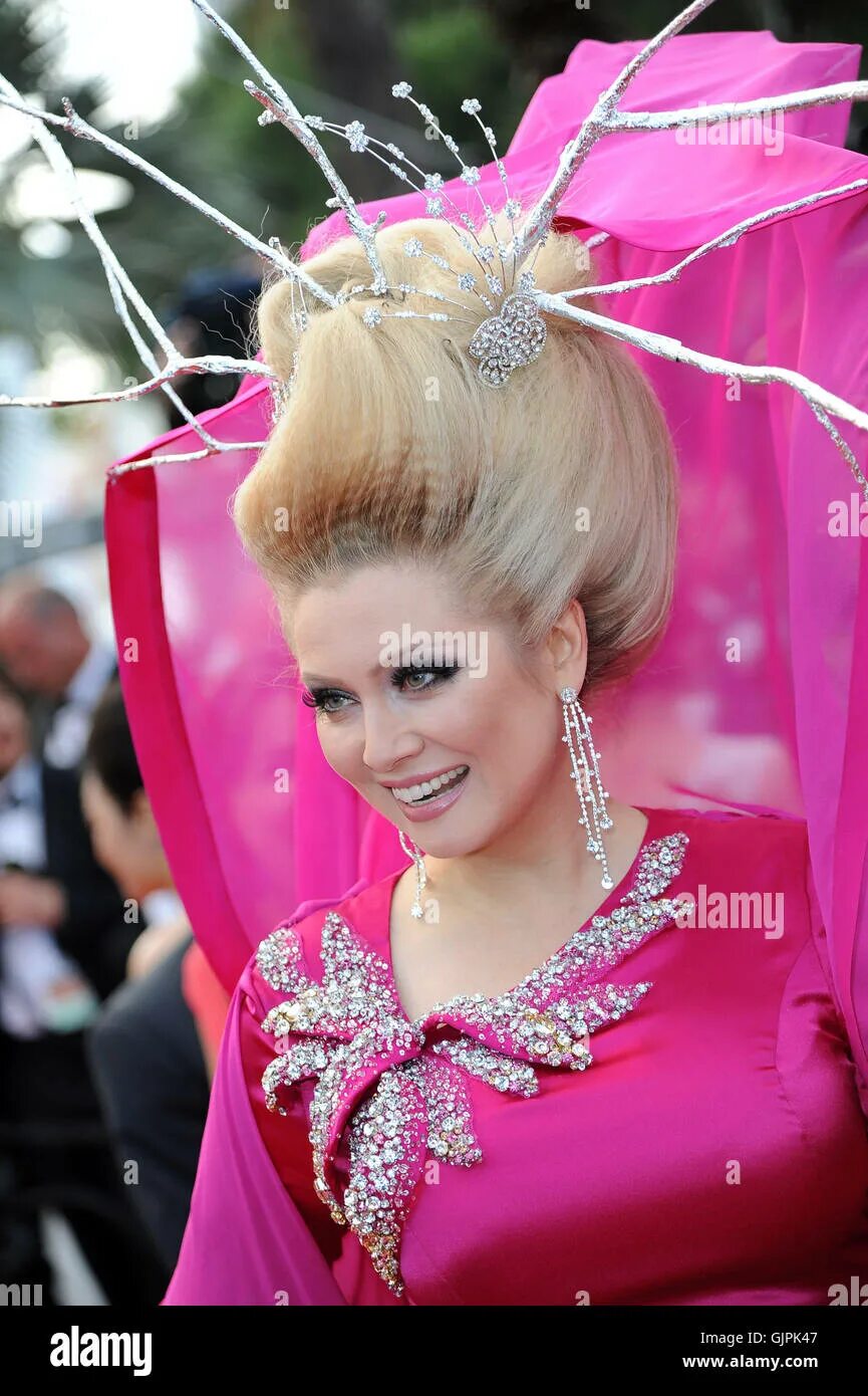 Прическа ленина фото 69th Cannes Film Festival - 'Money Monster' - Premiere Featuring: Elena Lenina W