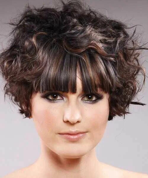 Прическа локоны на короткие волосы с челкой short curly hairstyles with bangs Hair Короткие стрижки, Стрижка, Прически