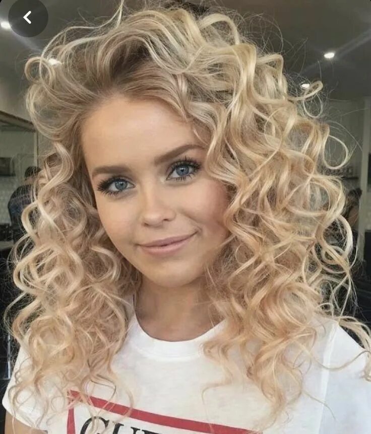 Прическа локоны на средние волосы Curles Curly hair styles, Long hair styles, Cool blonde hair