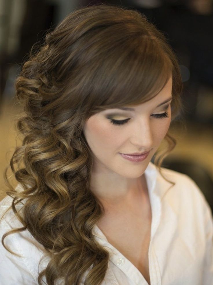 Прическа локоны с челкой фото Hochzeitsfrisuren - Was wird angesagt diese Hochzeitssaison? - ZENIDEEN Wedding 