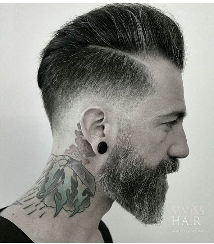 Прическа м Pin by Bogdan on HairMens Mens hairstyles pompadour, Pompadour hairstyle, Haircu