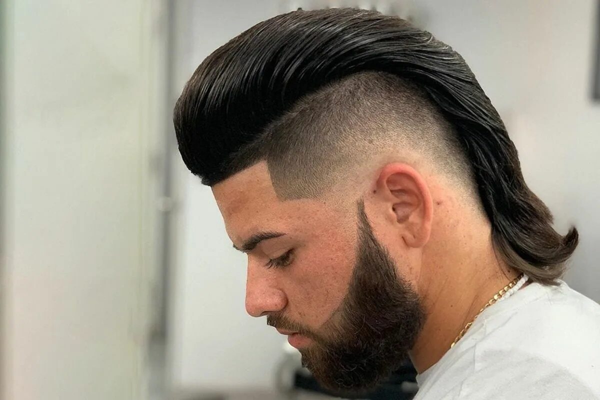 Прическа маллет фото 10 Best Mullet Hairstyles For Men, According to a Barber Man of Many Mullet hair