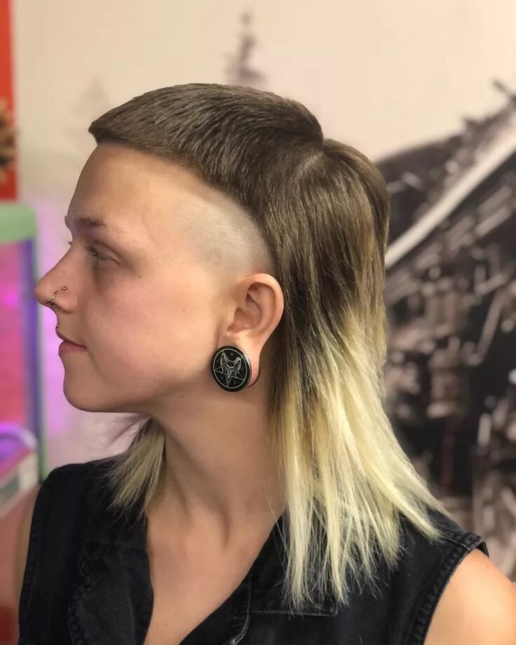 Прическа маллет женская modern mullet girl Короткая слоистая стрижка, Прически, Юмор про волосы