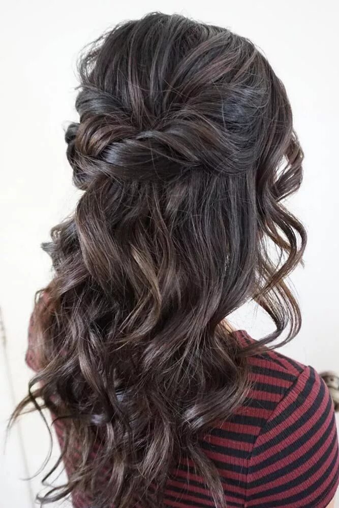 Прическа мальвинка на длинные волосы для женщин Christmas Party Hairstyles For Wavy Hair Long hair styles, Wedding hairstyles, W