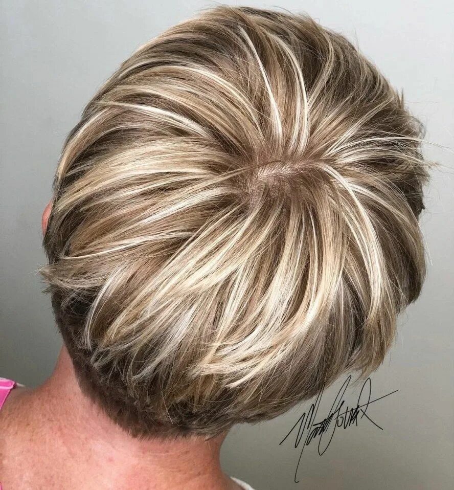 Прическа мелированные волосы Blonde pixie cuts, Blonde pixie hair, Pixie hairstyles